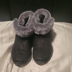 Cozy Black Women Boots with Faux Fur Lining Gogo Matair Cooled Ankle Boots